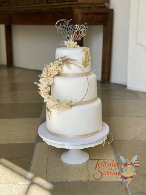 Hochzeitstorte Gold Mit Trockenblumen Tortenfee Sabrina