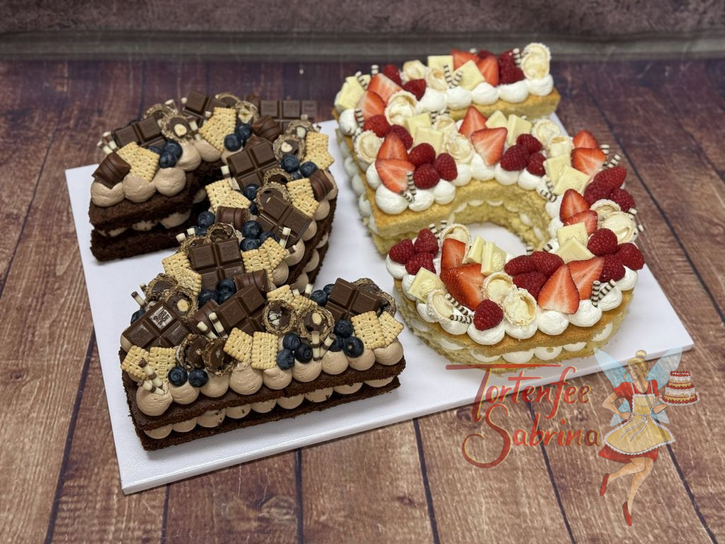 Anlasstorte - Fruchitge 25, hier wurde die 2 dunkel gebacken und mit Heidelbeeren und Schokolade verziert und die 5 hell gebacken.