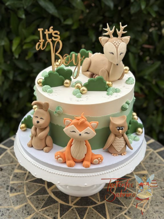 Babytorte - Viele Waldtiere, darunter ein Reh, ein Hase, ein Fuchs und eine Eule haben sich hier auf der Torte versammelt.