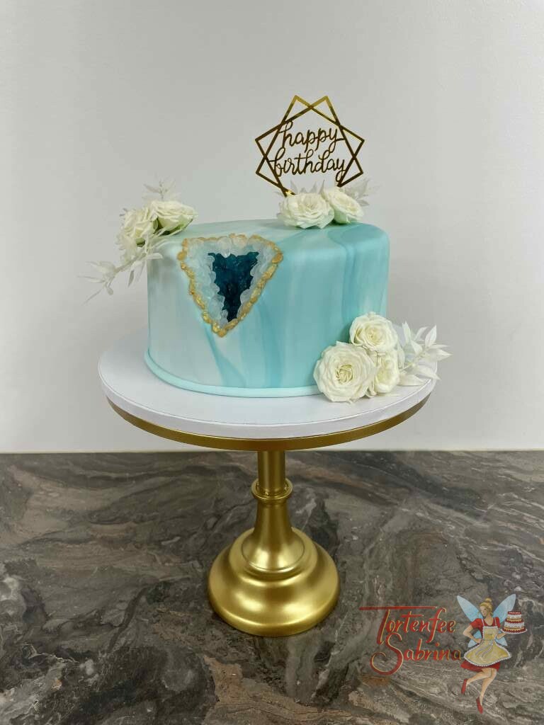 Geburtstagstorte Erwachsene - Amethyst in türkis mit schönen weißen Rosen und einem goldenen Cake Topper.