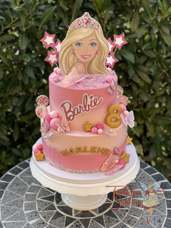 Geburtstagstorte Mädchen - Barbiegirl ist in Form eines Caketoppers ganz oben auf der Torte zusehen, neben ihr sind noch Sterne.
