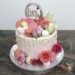 Geburtstagstorte Erwachsene - Blumen und Macarons zierten die Torten. Außerdem befinden sich noch Schokofrüchte und ein weißer Drip mit Glitzerperlen auf der Torte.