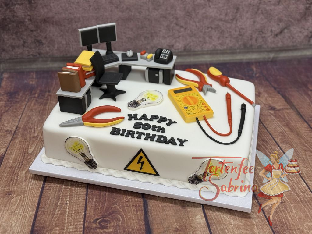 Geburtstagstorte Erwachsene - Der Elektriker im Büro freut sich über seinen Arbeitsplatz und das vorbereitete Werkzeug.