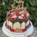 Geburtstagstorte Erwachsene - Endlich wieder Früchte auf der Torte, genauer gesagt auf dem schokoladigen Drip Cake.