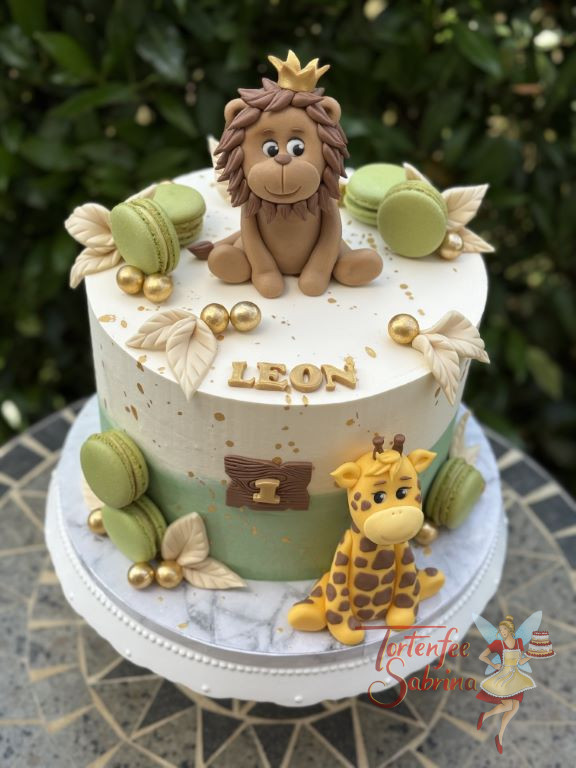 Geburtstagstorte Buben - Giraffe mit einem Freund den Löwen, welcher ganz oben auf der Torte mit einer Krone sitzt.