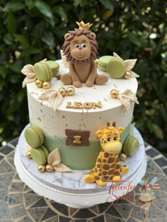 Geburtstagstorte Buben - Giraffe mit einem Freund den Löwen, welcher ganz oben auf der Torte mit einer Krone sitzt.