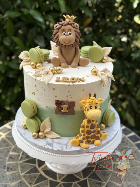 Geburtstagstorte Buben - Giraffe mit einem Freund den Löwen, welcher ganz oben auf der Torte mit einer Krone sitzt.