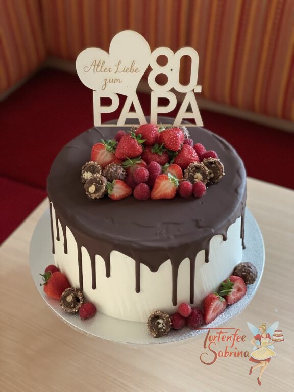 Geburtstagstorte Erwachsene - Papa´s 80er mit vielen süßen Früchten und einem persönlichem Cake Topper aus Holz.