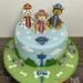 Geburtstagstorte Buben - Paw Patrol zu dritt, auf der Torte sitzen die Skye, Marshall und Chase. Ebenfalls auf der Torte ist das Logo der Paw Patrol.