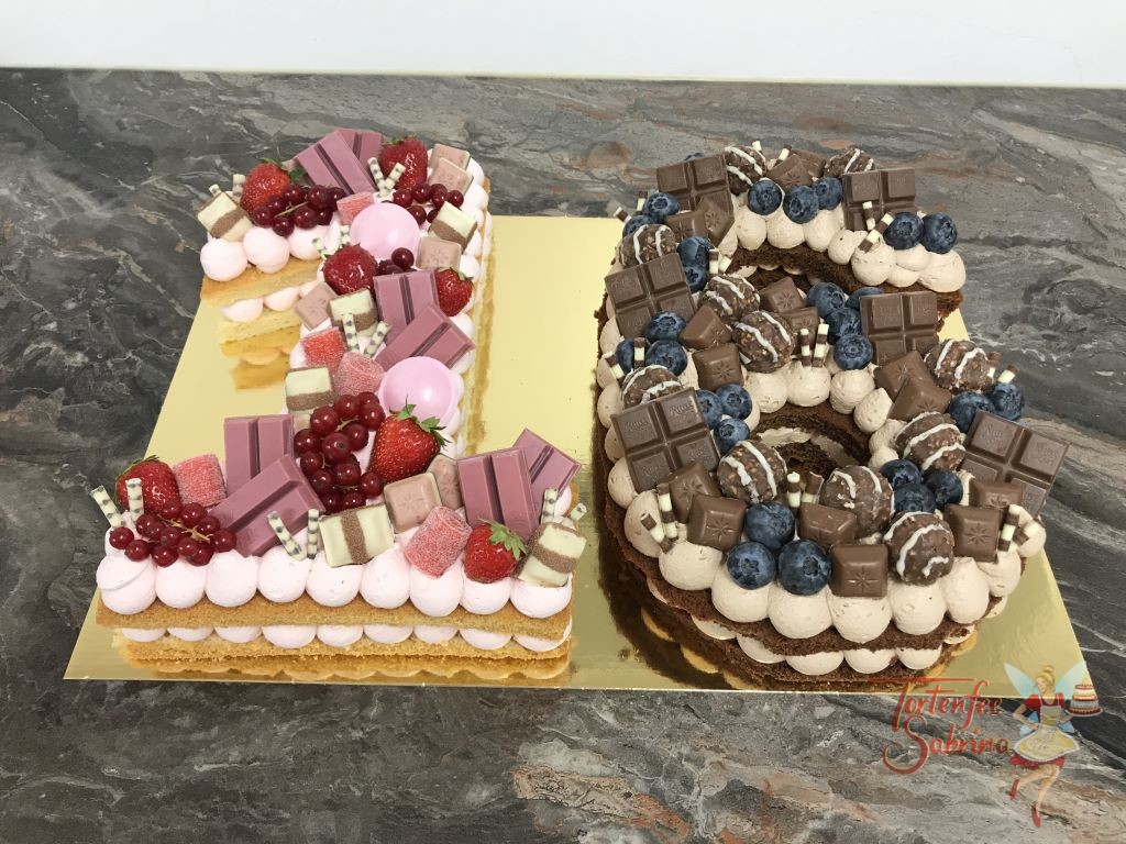 Geburtstagstorte Mädchen - Rosa und Schokobraune 16ten, Ein Number Cake mit vielen verschiedenen Süßigkeiten und Früchten in 2 Farben.