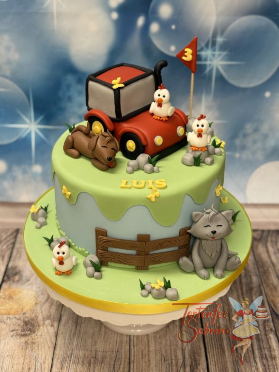 Geburtstagstorte Buben - Roter kräftiger Traktor steht für seine Freunde wie Hund, Katze und Huhn bereit um loszufahren.