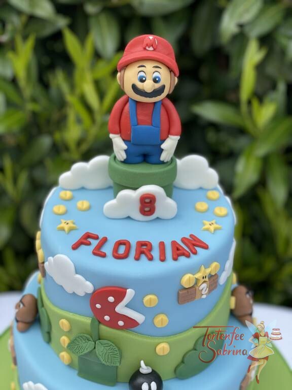 Geburtstagstorte Buben - Super Mario und die Gumbas sind auf dieser 2-stöckigen Torte zu finden.
