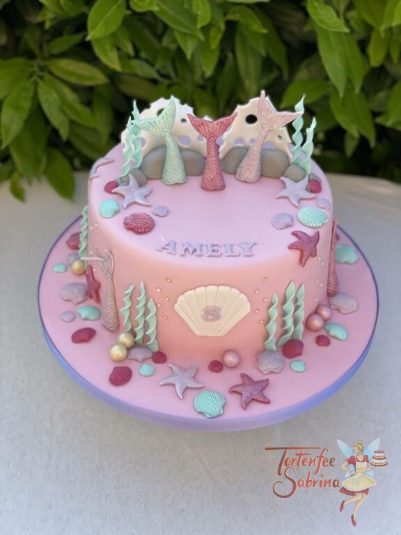 Geburtstagastorte Mädchen - Unterwasser ist es bunt kann man auf dieser Torte sehr gut sehen, mit den vielen verschiedenen Farben.