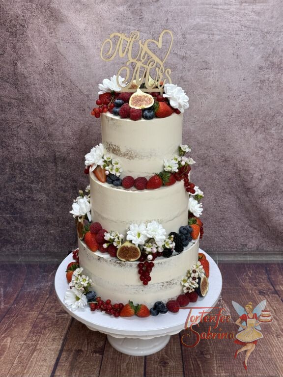 Hochzeitstorte - Feigen und andere Früchte verzieren die dreistöckige Semi Naked Cake welche ein Caketopper krönt.