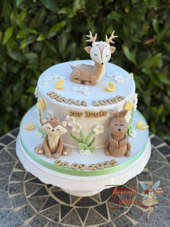 Tauftorte - Waldtiere auf der Blumenwiese bewundern die einzelnen Blumen, auf der Torte befinden sich ein Reh, ein Hase und ein Fuchs.
